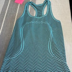 Lululemon tank! ❤️ Size 10